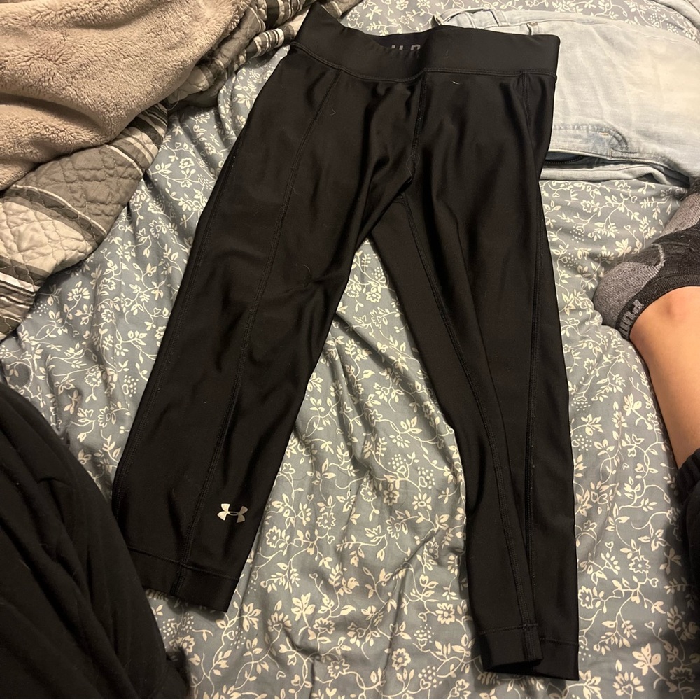 Under Armour cropped leggings in black